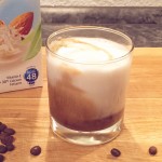 Vegane Mandelmilch für Kaffee